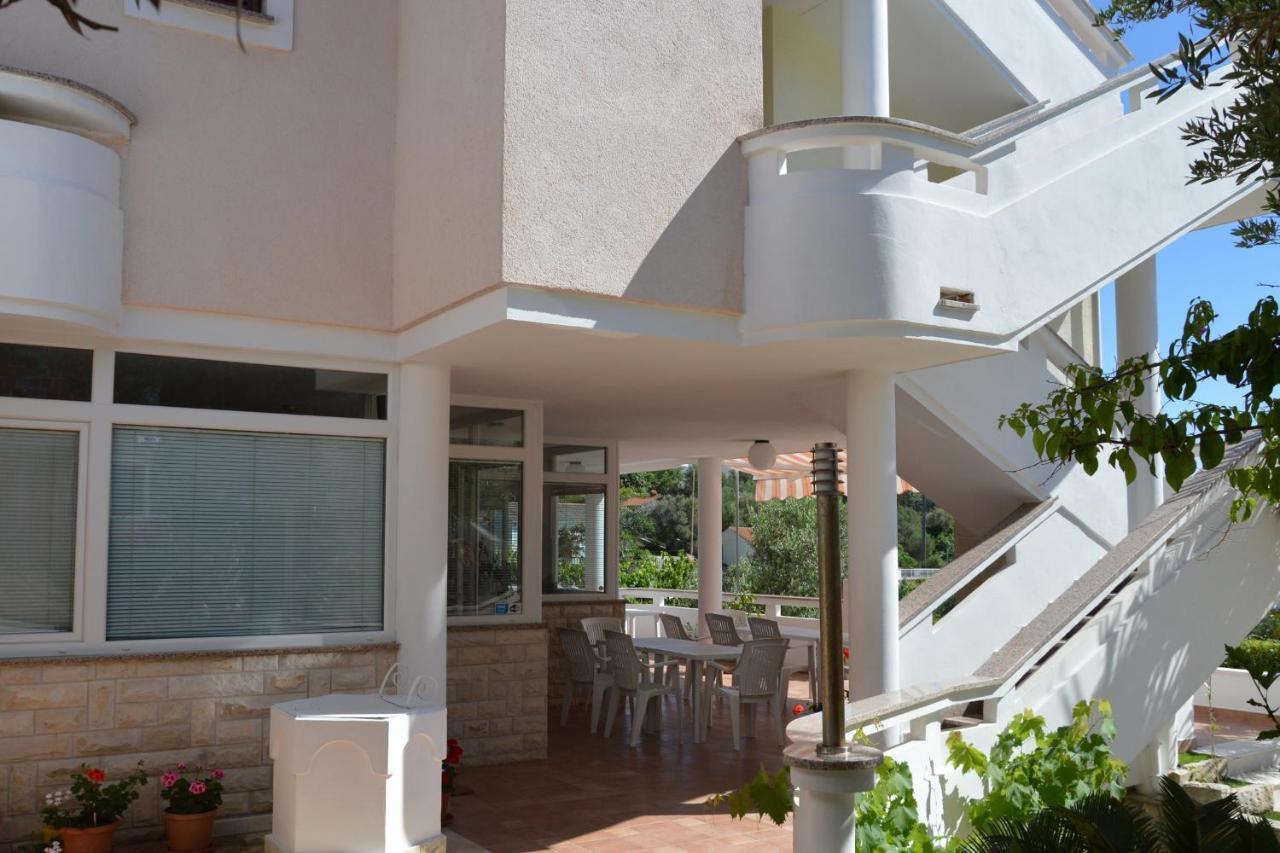 Apartments And Rooms By The Sea Jakisnica, Pag - 4160 Lun  Bagian luar foto
