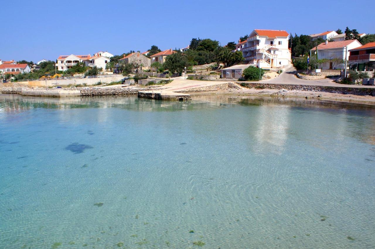 Apartments And Rooms By The Sea Jakisnica, Pag - 4160 Lun  Bagian luar foto