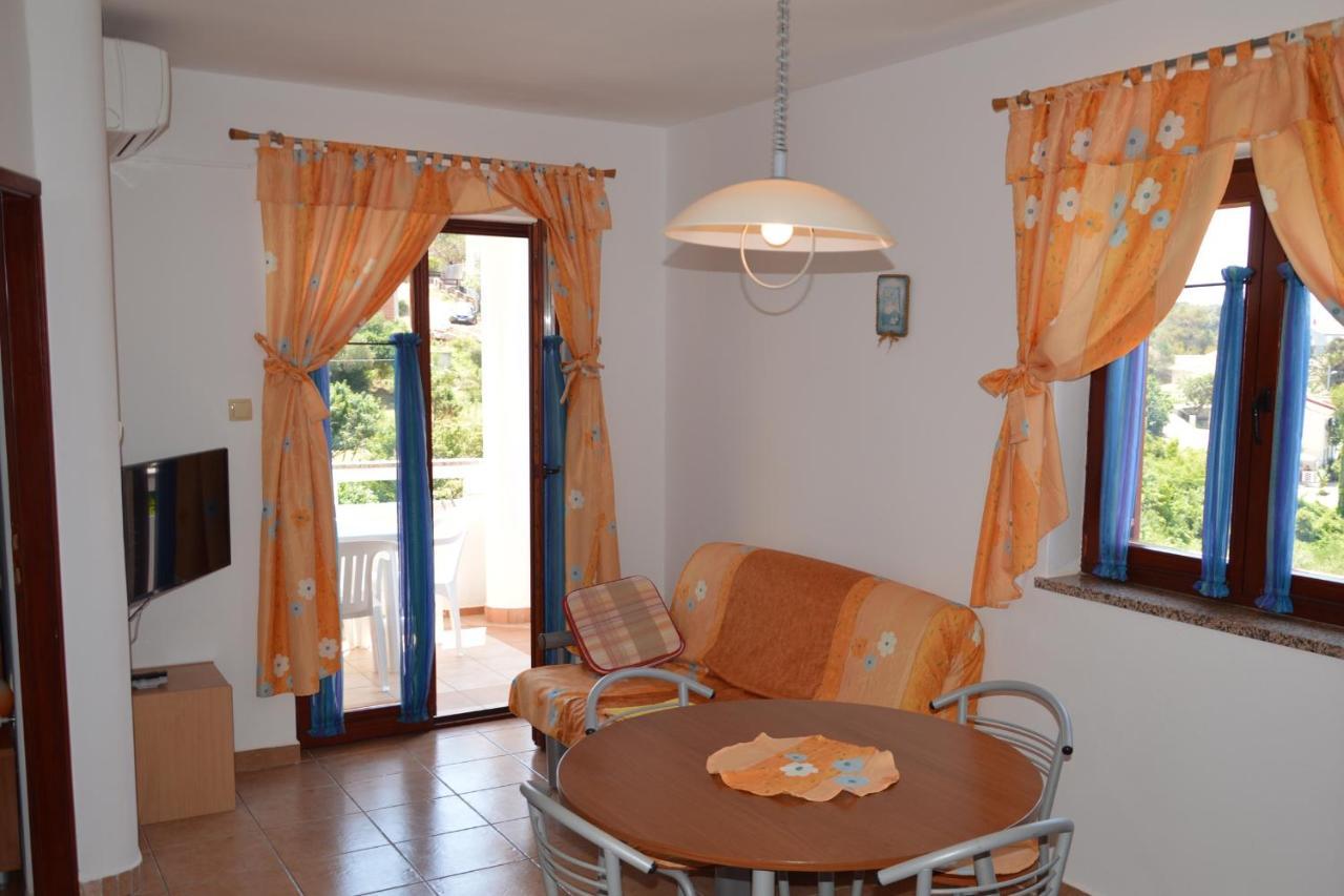 Apartments And Rooms By The Sea Jakisnica, Pag - 4160 Lun  Bagian luar foto