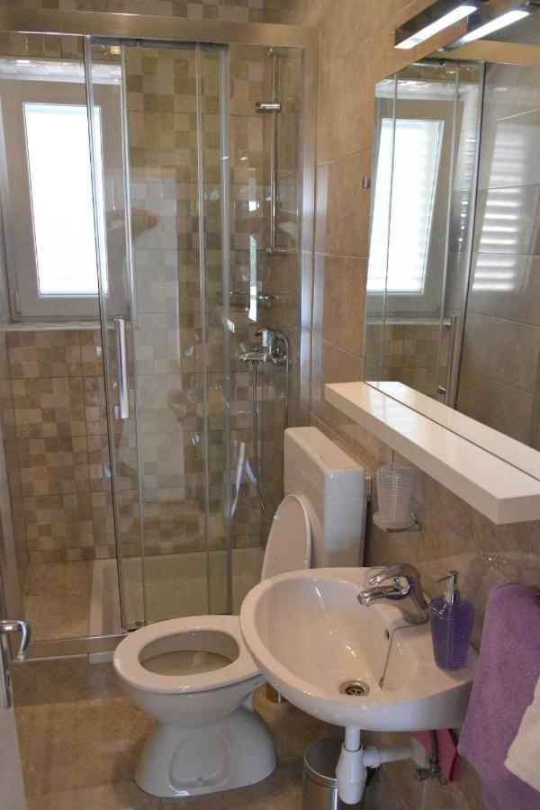 Apartments And Rooms By The Sea Jakisnica, Pag - 4160 Lun  Bagian luar foto