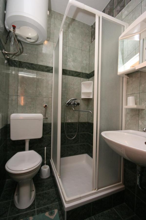 Apartments And Rooms By The Sea Jakisnica, Pag - 4160 Lun  Bagian luar foto
