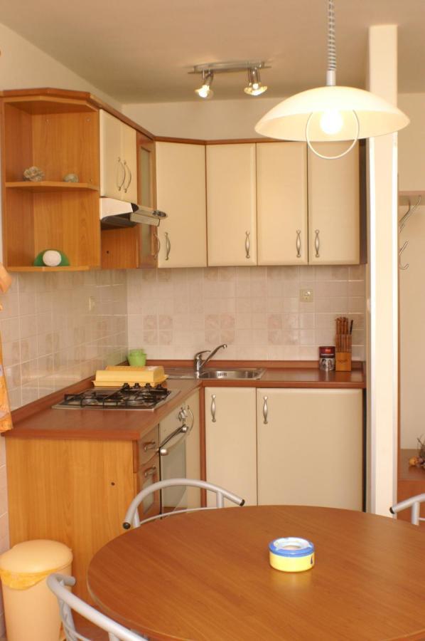 Apartments And Rooms By The Sea Jakisnica, Pag - 4160 Lun  Bagian luar foto