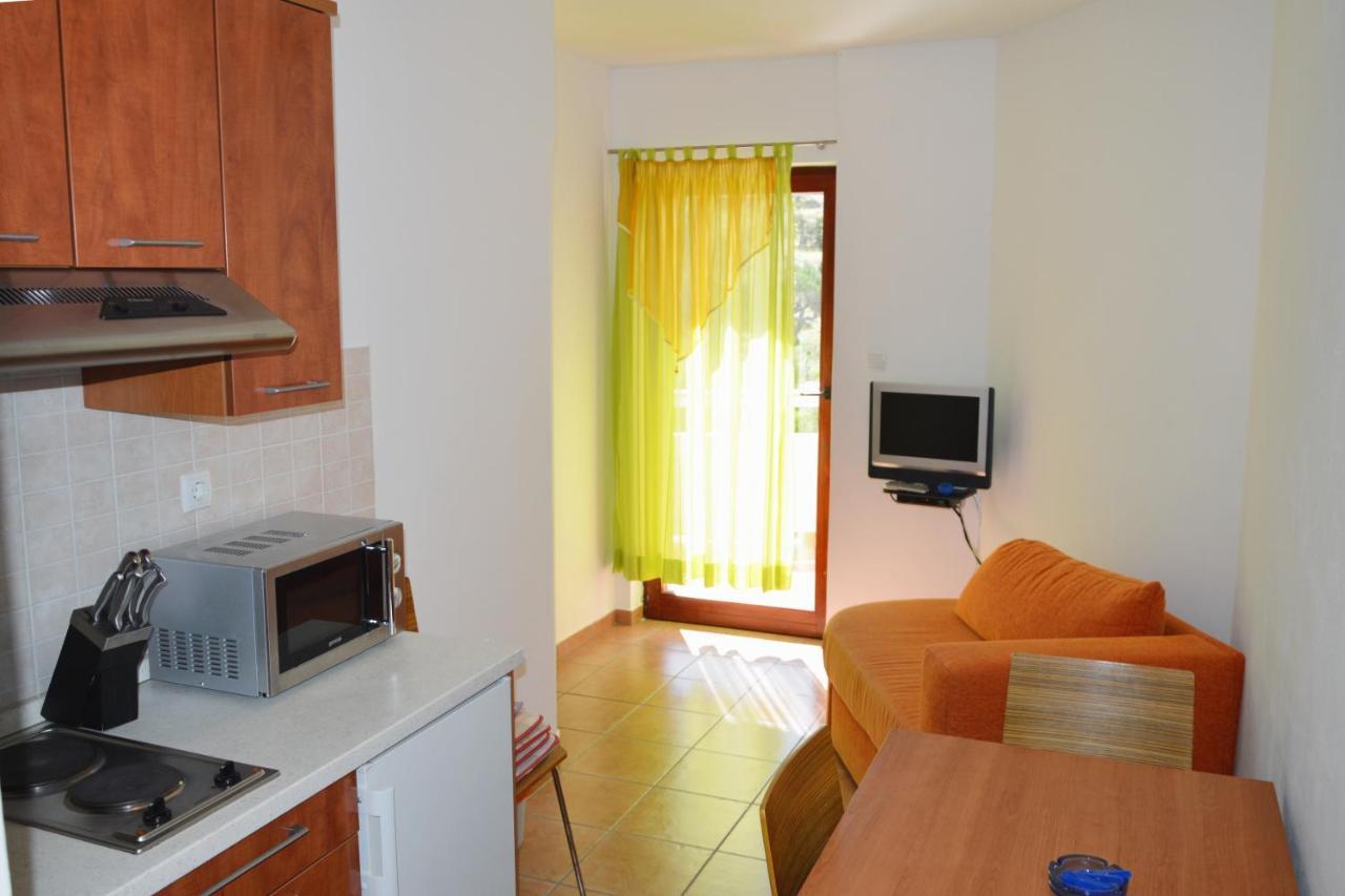 Apartments And Rooms By The Sea Jakisnica, Pag - 4160 Lun  Bagian luar foto