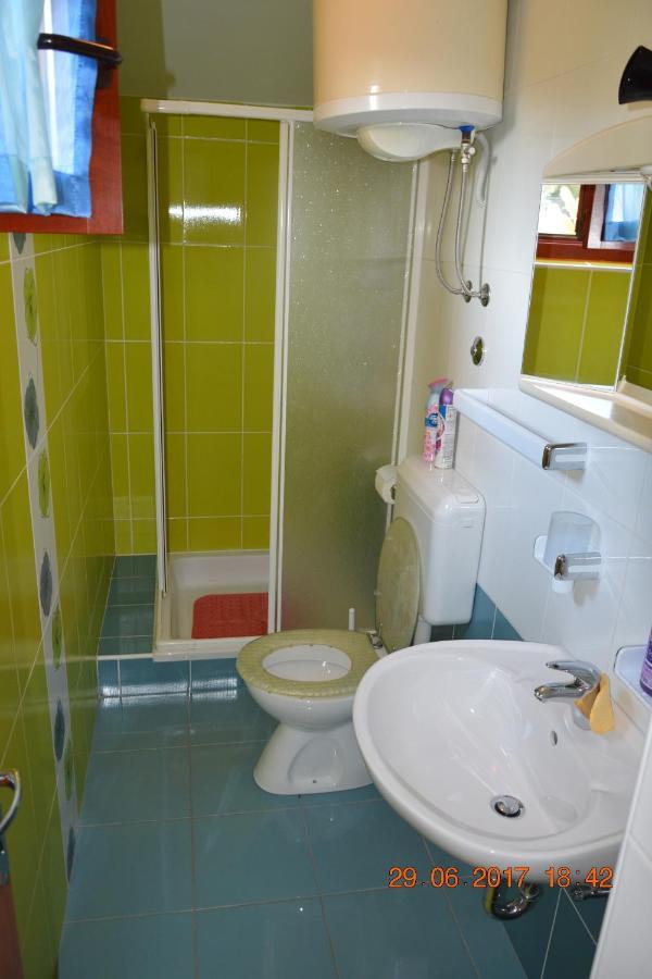 Apartments And Rooms By The Sea Jakisnica, Pag - 4160 Lun  Bagian luar foto