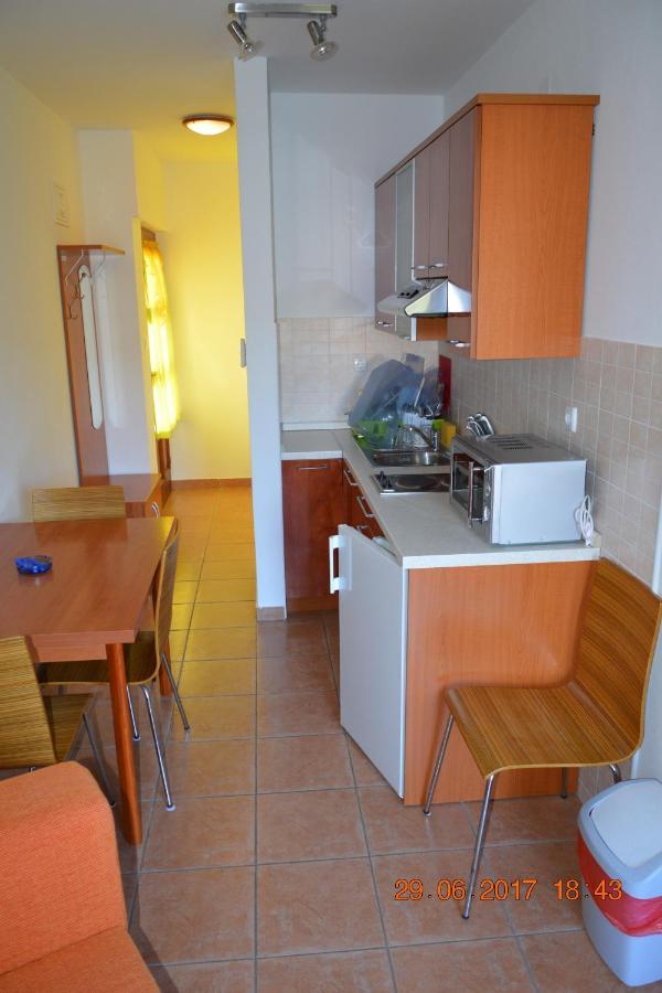 Apartments And Rooms By The Sea Jakisnica, Pag - 4160 Lun  Bagian luar foto
