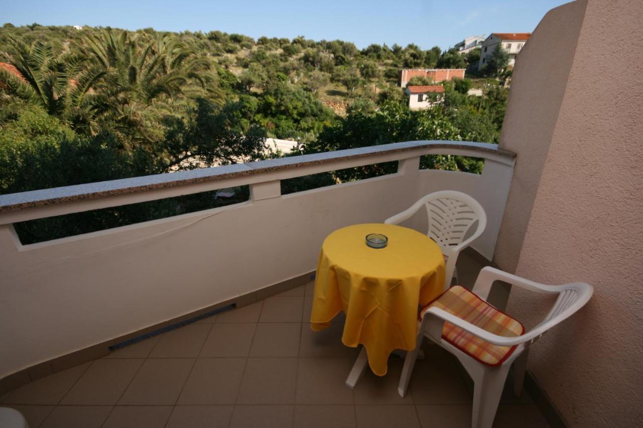 Apartments And Rooms By The Sea Jakisnica, Pag - 4160 Lun  Bagian luar foto