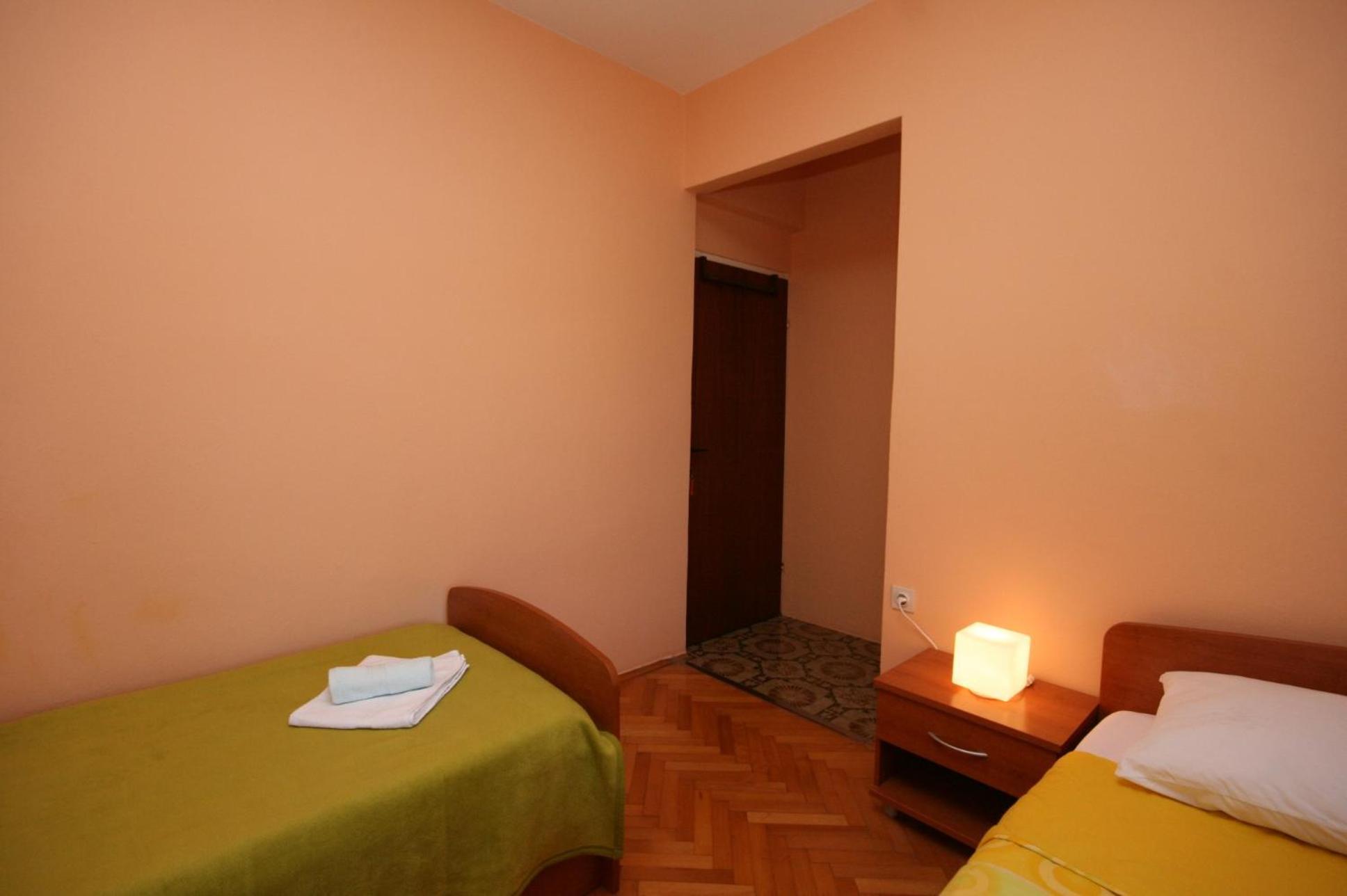 Apartments And Rooms By The Sea Jakisnica, Pag - 4160 Lun  Ruang foto